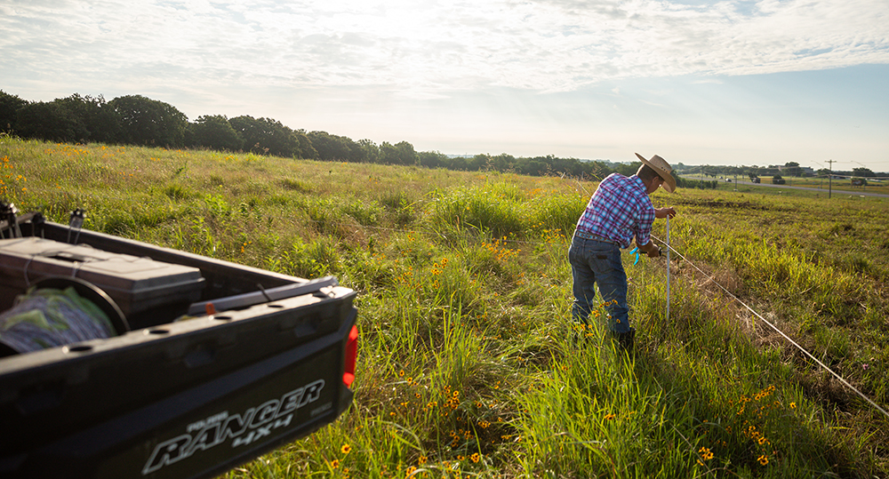 moving hot wire fence